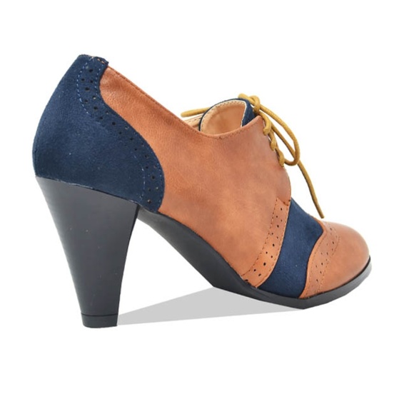 🐣 Chase & Chloe VINTAGE NAVY & COGNAC HEELS - Picture 2 of 4
